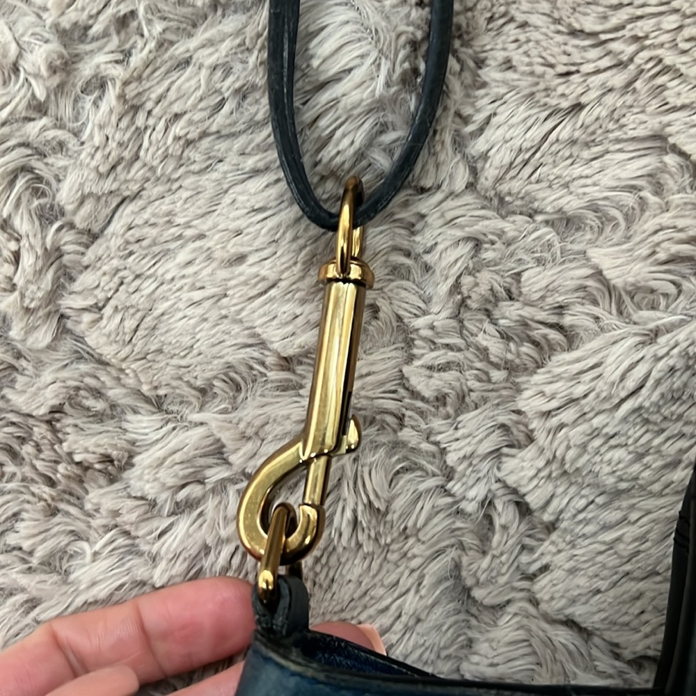 CHLOE Two Way Hand/Crossbody bag in Blue - the only every day bag you will need - Picture 16 of 17